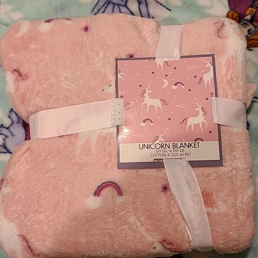 Soft unicorn blanket